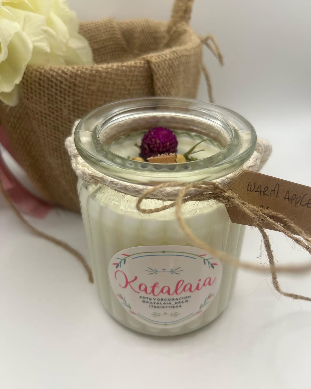 Katalaia "Warm Apple" Botanical Soy Wax Candle — Ribbed Jar